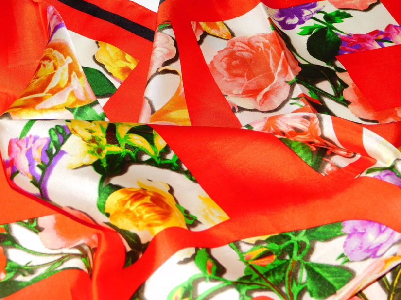 CODELLO,   esarfa noua matase naturala   extra,  brosa noua cadou