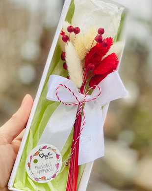 Mini buchet cu trandafir criogenat&flori uscate-elegantă și pasiune