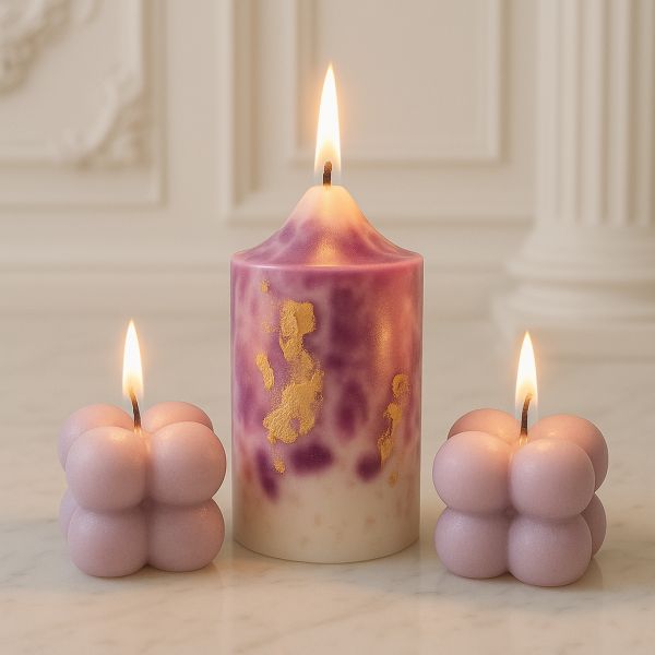 Luxe Amethyst Glow lumânare decorativă handmade cu foiță de aur și nuanțe de ametist