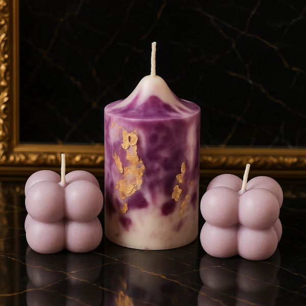 Luxe Amethyst Glow lumânare decorativă handmade cu foiță de aur și nuanțe de ametist