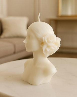 Lumânare Sculpturală Lady Divine, Eleganță, Feminitate și Rafinament Într-o Formă de Artă