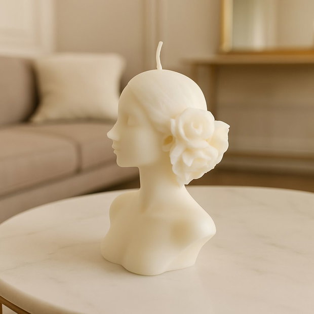 Lumânare Sculpturală Lady Divine, Eleganță, Feminitate și Rafinament Într-o Formă de Artă