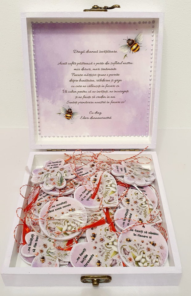 Set cadou martisor, personalizat pentru invatatoare / educatoare, albinute, mov