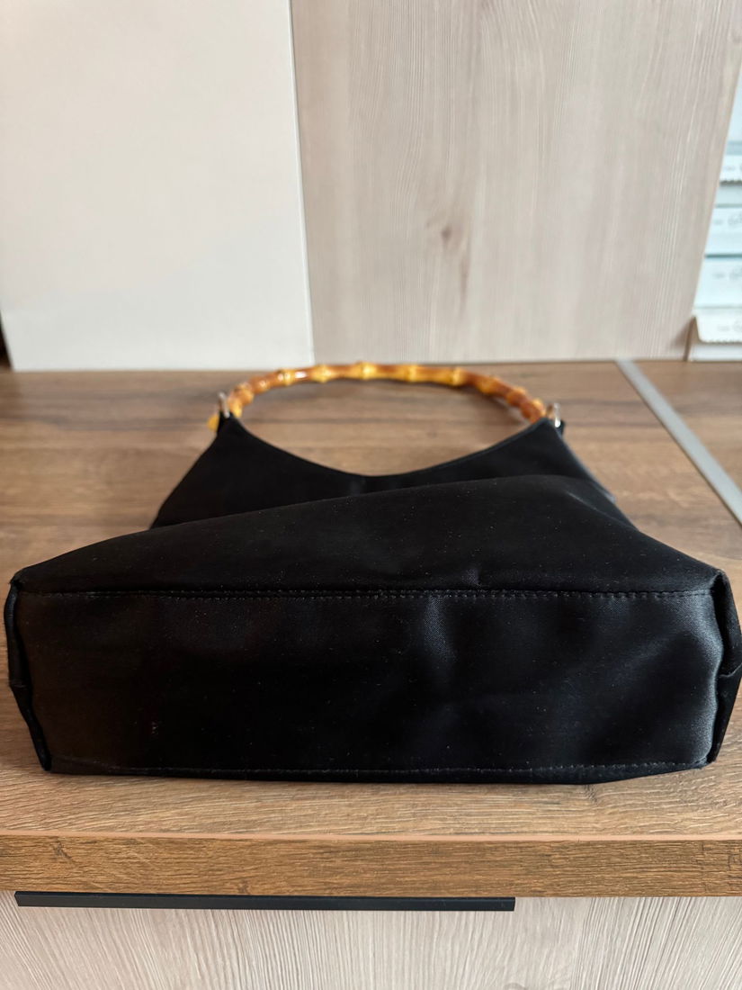 POSETA SATINATA,ELEGANTA,INTERESANTA,MANER RIGID