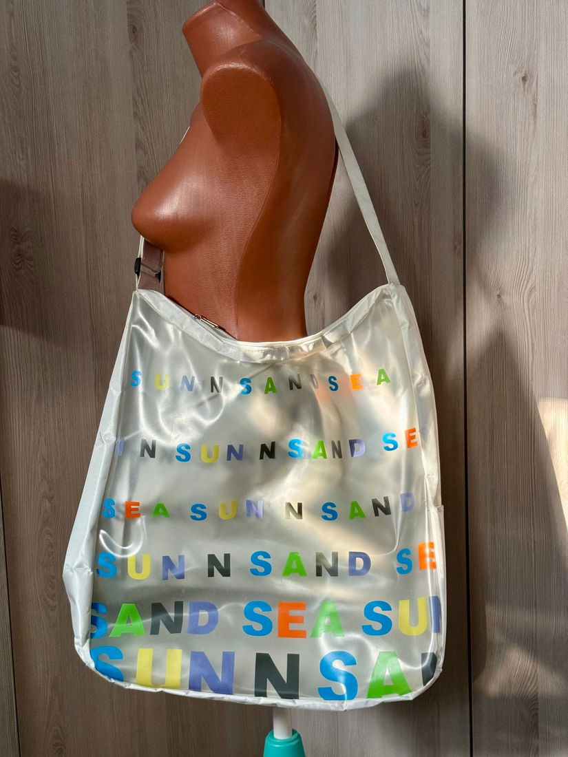 GEANTA DE PLAJA XXL PORTMONAIS ATASAT,MATERIAL IMPERMEABIL