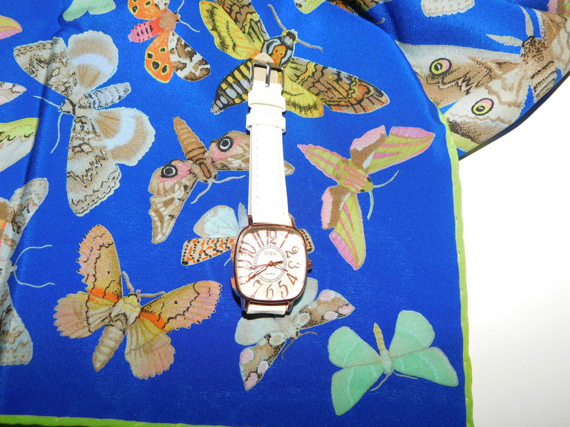 Esarfa noua Elvetia , matase naturala , ceas nou elegant , cadou