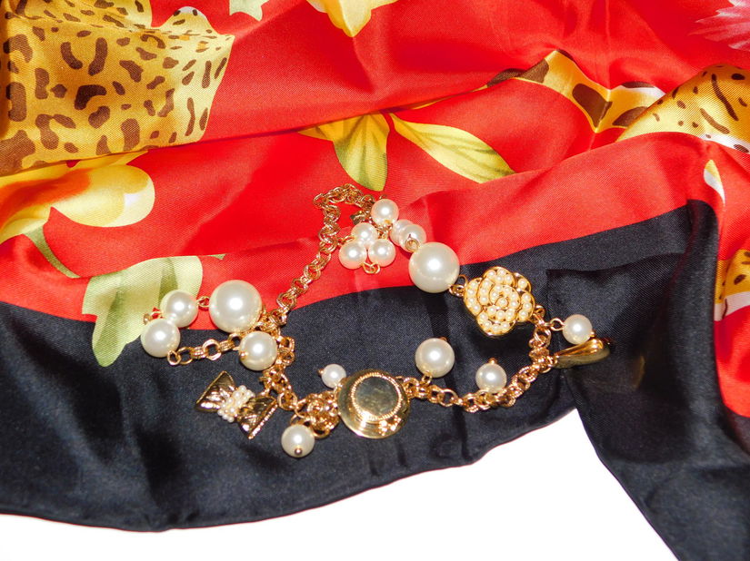 CODELLO, essrfa noua matase naturala satinata,  superba,  colier   nou cadou