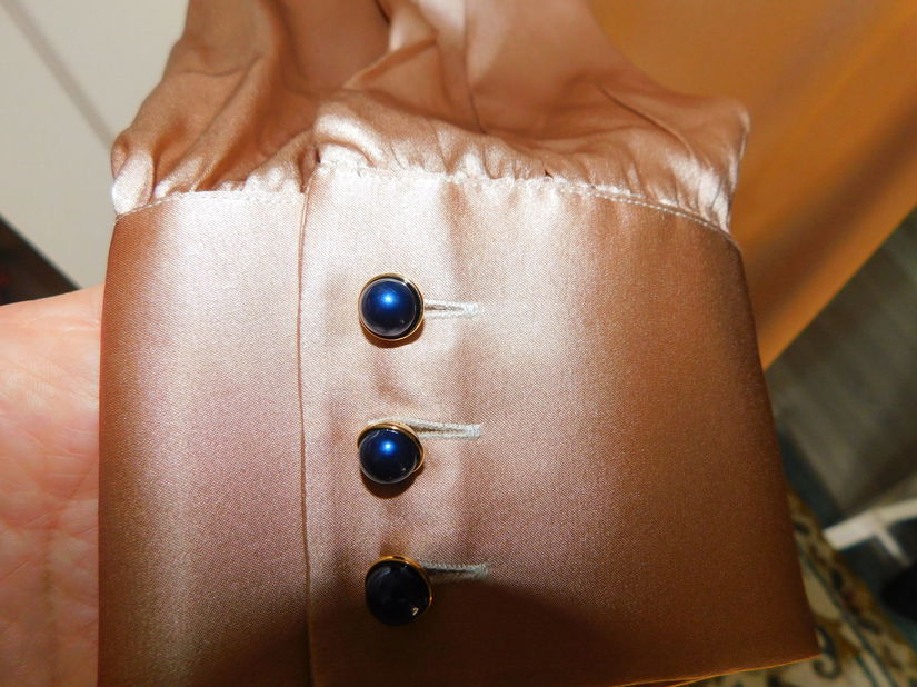 Bluza  noua Germania,  matase  naturala  sainata premium,  52,  colier nou  pietre semipretioase cadou