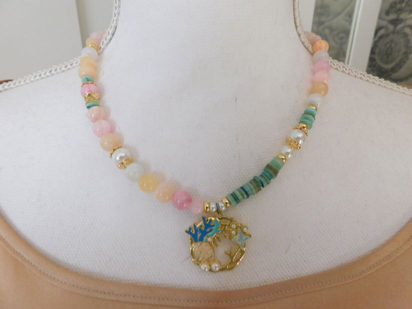 Bluza  noua Germania,  matase  naturala  sainata premium,  52,  colier nou  pietre semipretioase cadou