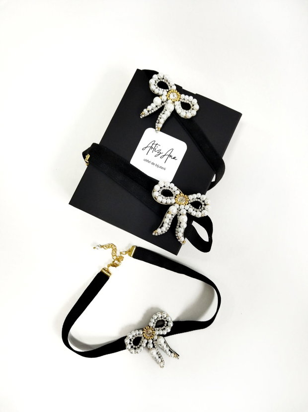 Colier choker cu fundita din perle