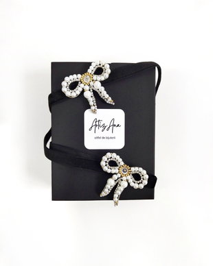 Colier choker cu fundita din perle