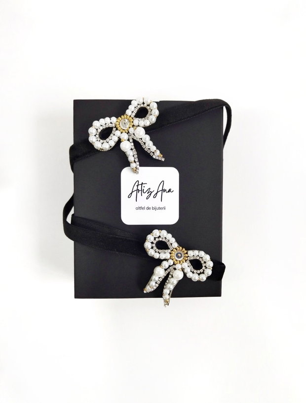 Colier choker cu fundita din perle
