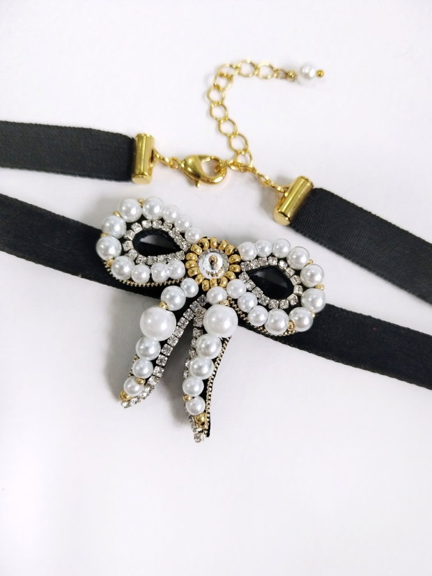 Colier choker cu fundita din perle