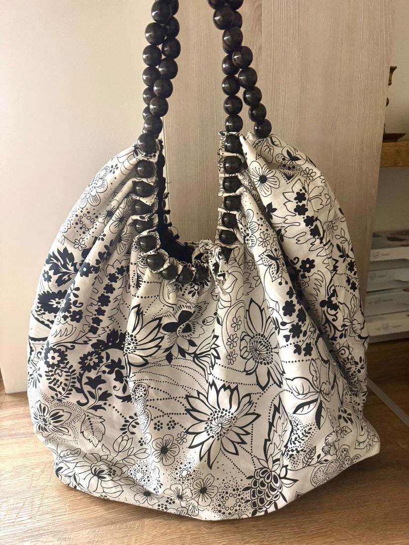 GEANTA/SACOSA XXL DIN BUMBAC CU 2 FETE MANERE DIN MARGELE DE LEMN