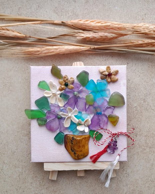Mini Canvas Mărțișor  Toporași din sticlă de mare și scoici, vază din piatră semiprețioasă, cadou handmade