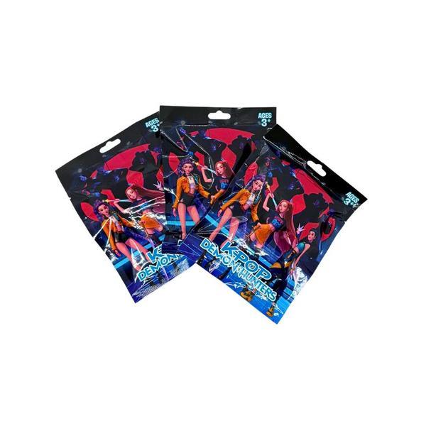 Set 3 plicuri K-Pop Demon Hunters Witch &ndash; Figurină 10 cm + Cartonaș