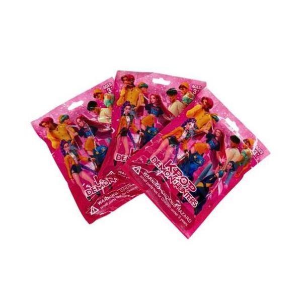 Set 3 plicuri K-Pop Demon Hunters Pink Star &ndash; Figurină 10 cm + Cartonaș