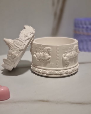 Cutie Ceramică "Magic Carousel"  Organizator Bijuterii sau Recipient Lumânare, Handmade Alb