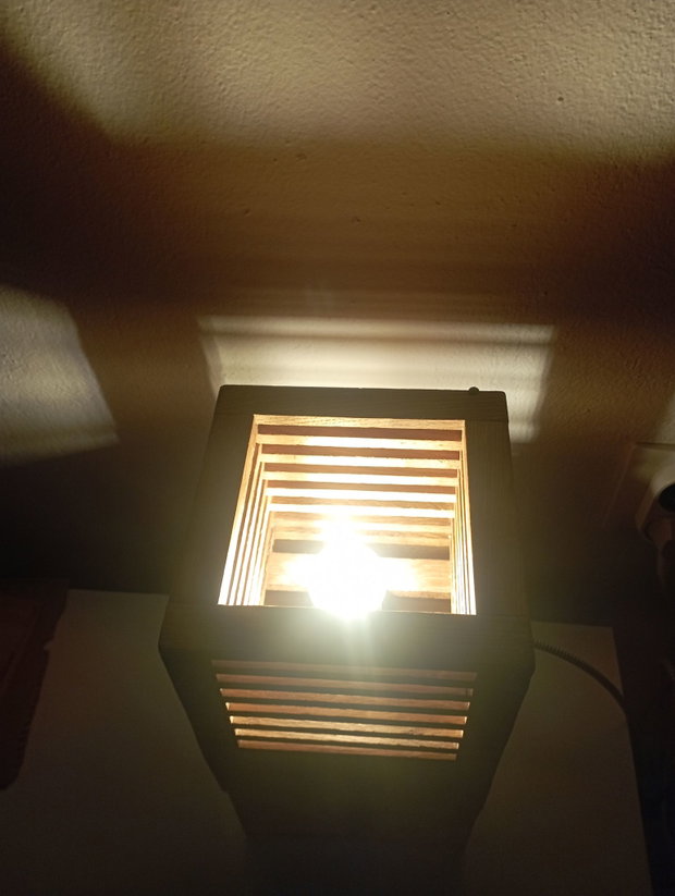 Lampă - lemn masiv