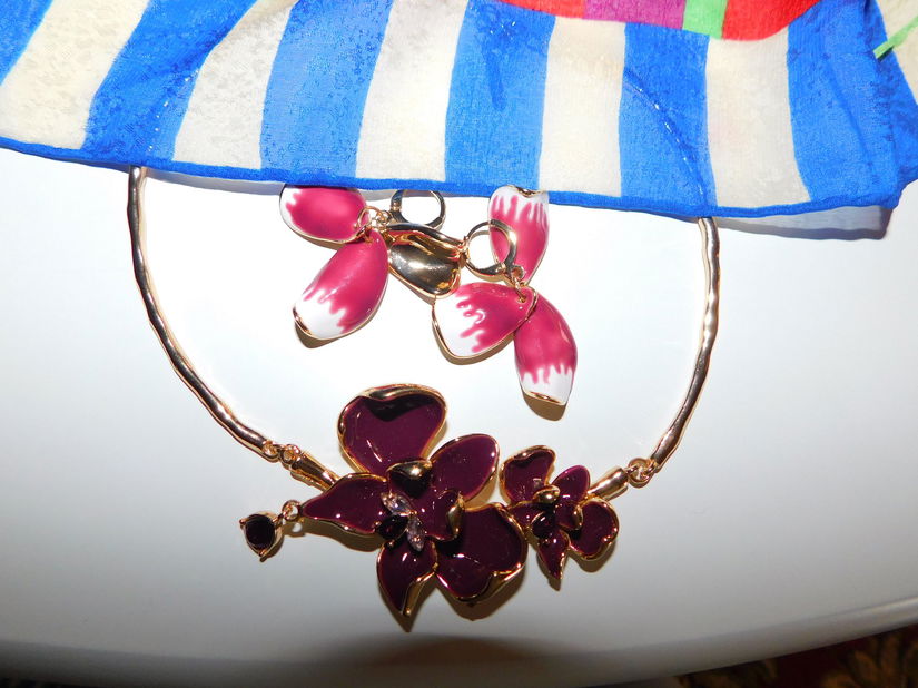 Louis Feraud, esarfa matase naturala voal,  originala,  vintage, cadou colier si cercei asortati