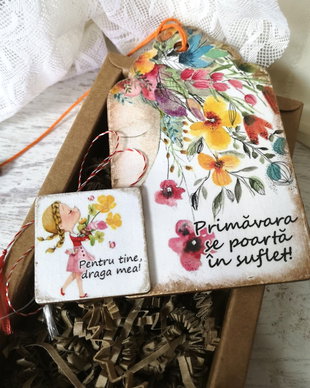 Set cadou personalizat - semn de carte si martisor