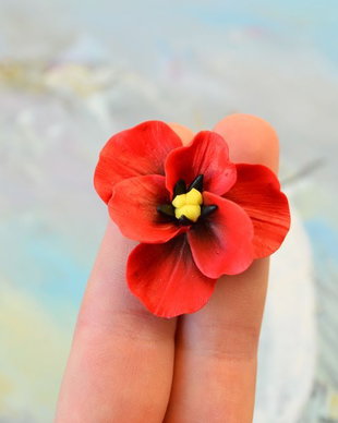 Lalea rosie - Brosa martisor