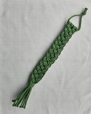 Semn de carte macrame lucrat manual, model boho  accesoriu handmade pentru lectură