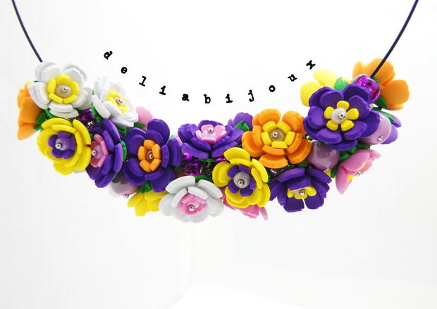 Set bijuterii handmade - flori multicolore colier și cercei (cod1376)