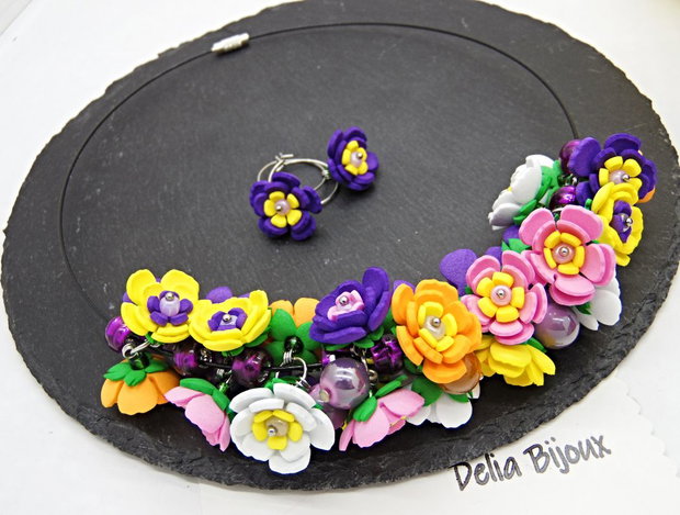 Set bijuterii handmade - flori multicolore colier și cercei (cod1376)