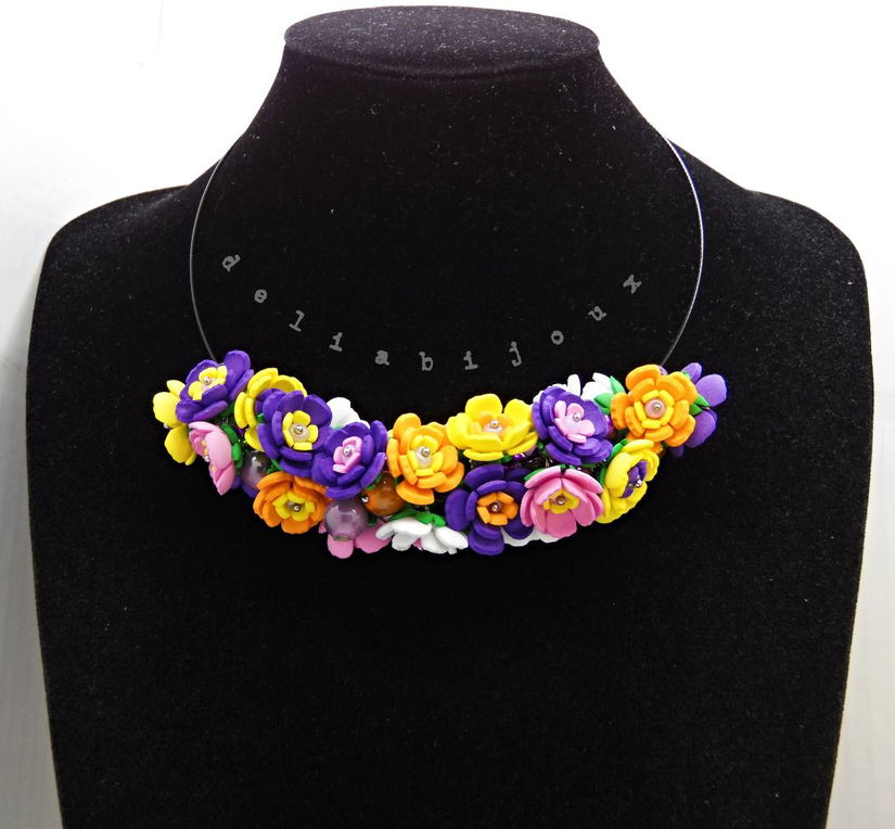 Set bijuterii handmade - flori multicolore colier și cercei (cod1376)