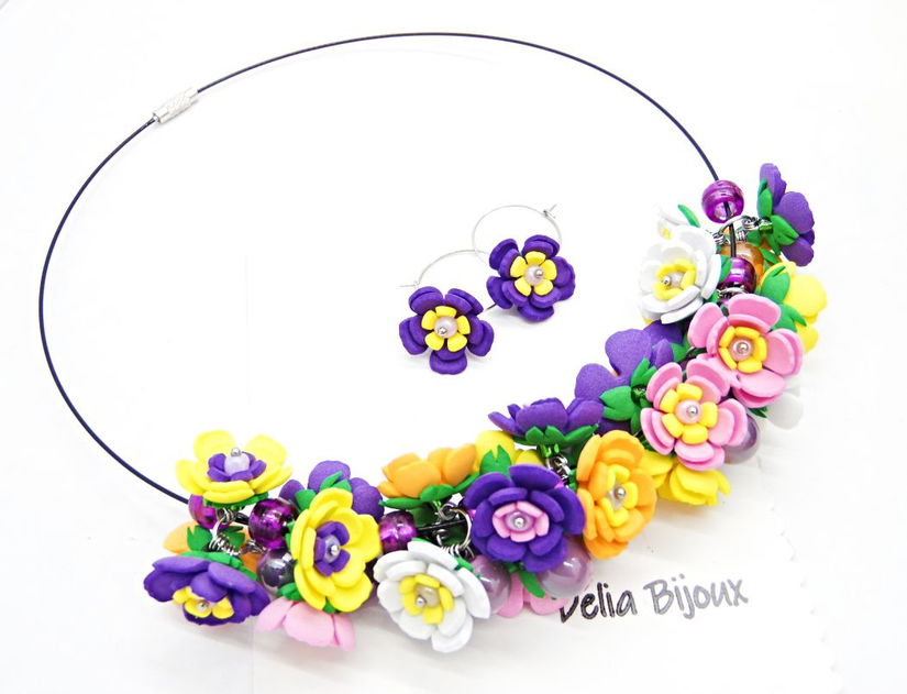 Set bijuterii handmade - flori multicolore colier și cercei (cod1376)