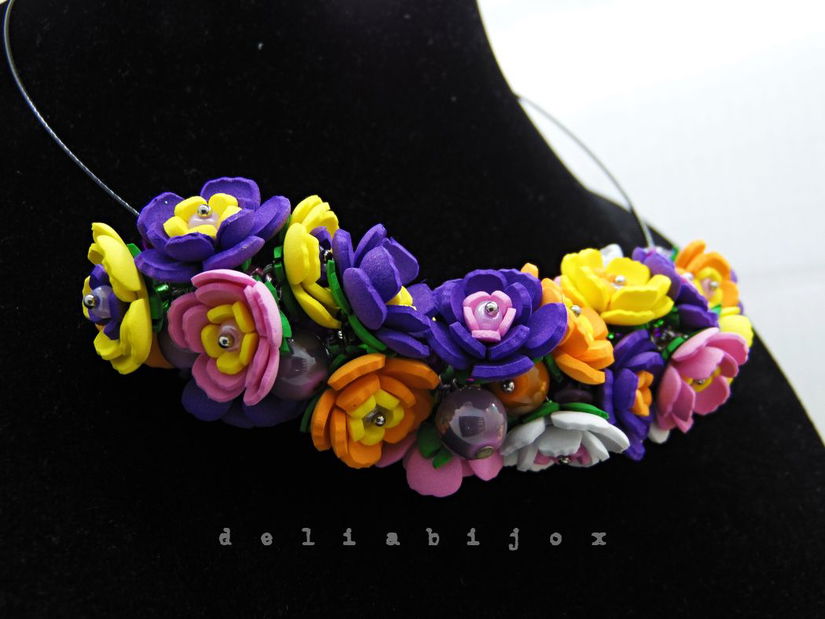 Set bijuterii handmade - flori multicolore colier și cercei (cod1376)