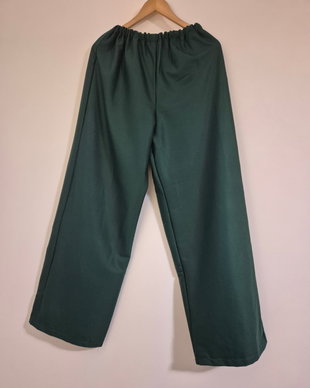 Pantaloni croiți manual