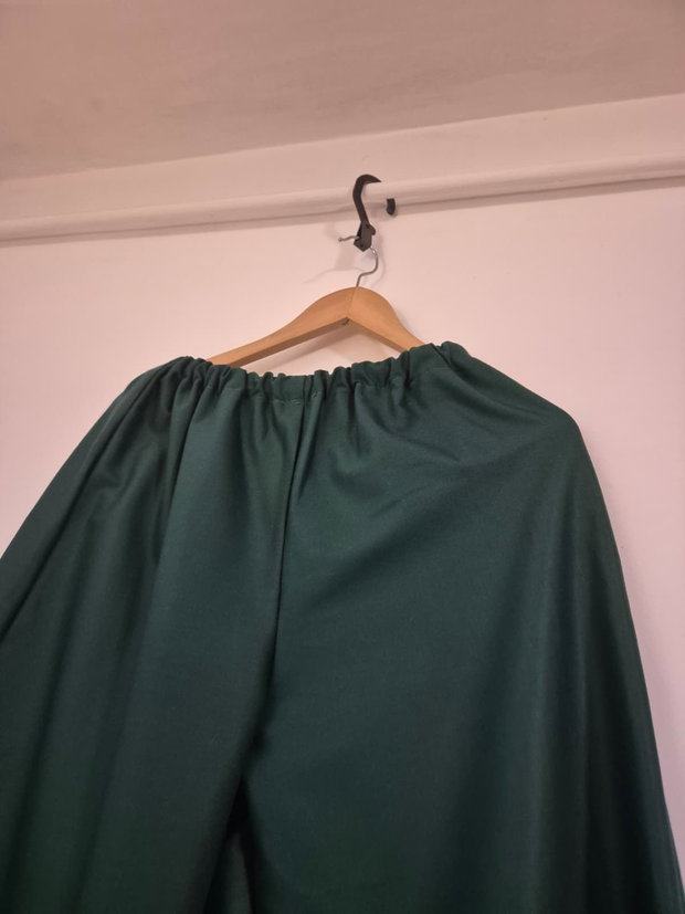 Pantaloni croiți manual