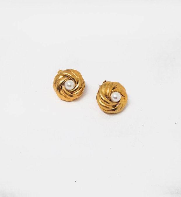 Cercei "Twist" din perle Seashell si inox placat cu aur de 18 k