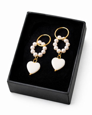 Cercei "Little Love" din perle Seashell, sidef si argint placat cu aur