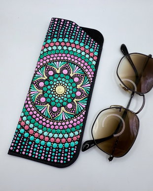 Etui pentru ochelari pictat manual - Mandala