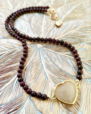 Colier CHOKER granat & inima piatra lunii