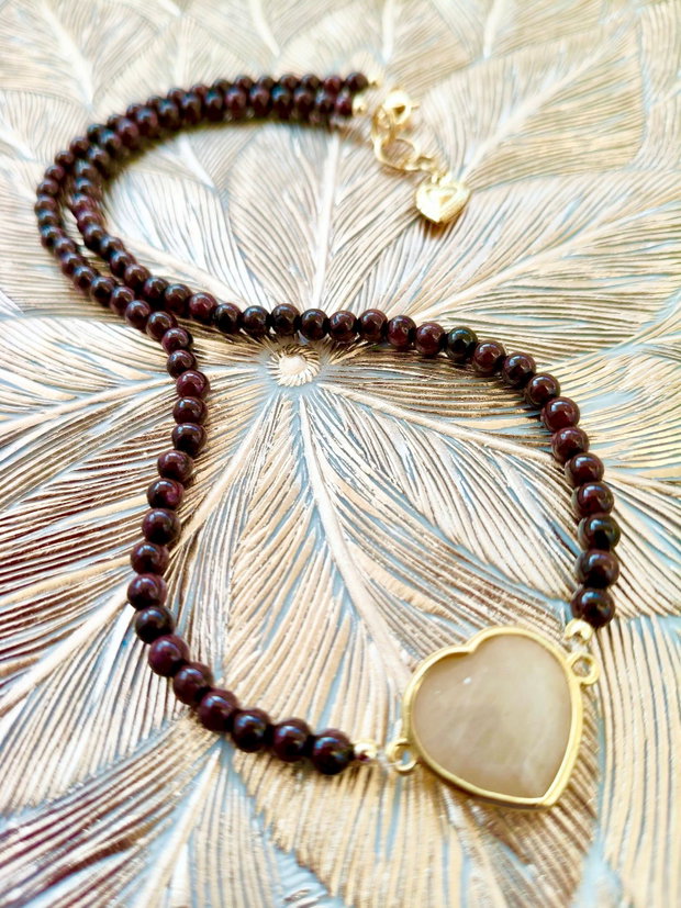 Colier CHOKER granat & inima piatra lunii