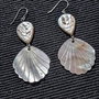 Cercei argint perle naturale de cultura baroc picatura sidef gravat evantai irizatii boho chic trendy