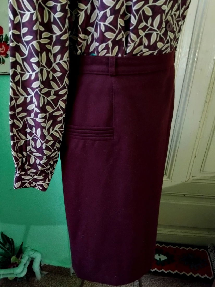 Fusta stofa lana si bluza asortata