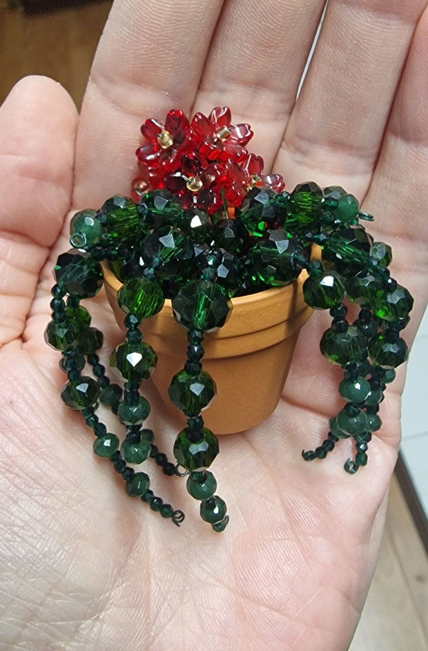 Beaded plant roșu