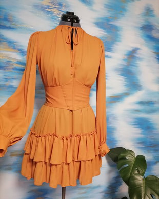 Rochie scurtă cu brâu tip corset și pantaloni scurți integrați  handmade, la comandă