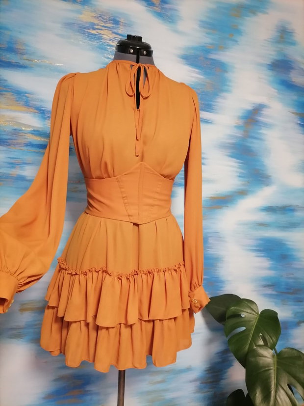 Rochie scurtă cu brâu tip corset și pantaloni scurți integrați handmade, la comandă