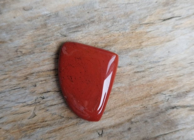 Cabochon jasp rosu, 28x23 mm