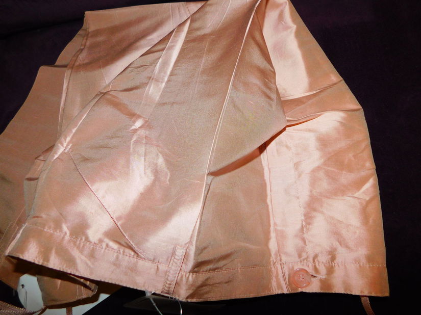Pantaloni noi etichete atasate, matase naturala , spectaculosi, masura 46 - 48