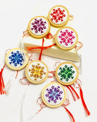 Brosa cu broderie manuala -traditii