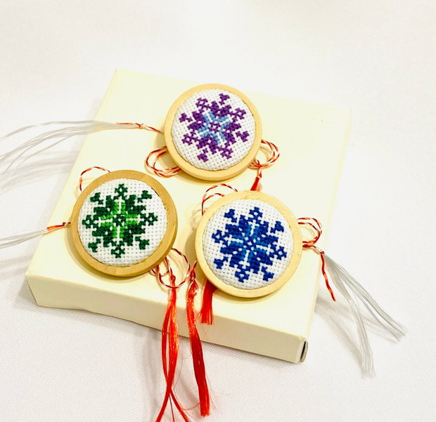 Brosa cu broderie manuala -traditii