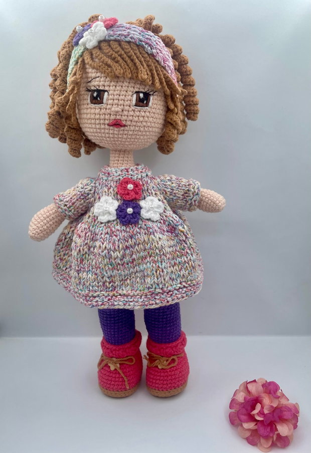 Păpușa croșetată-Lucy
