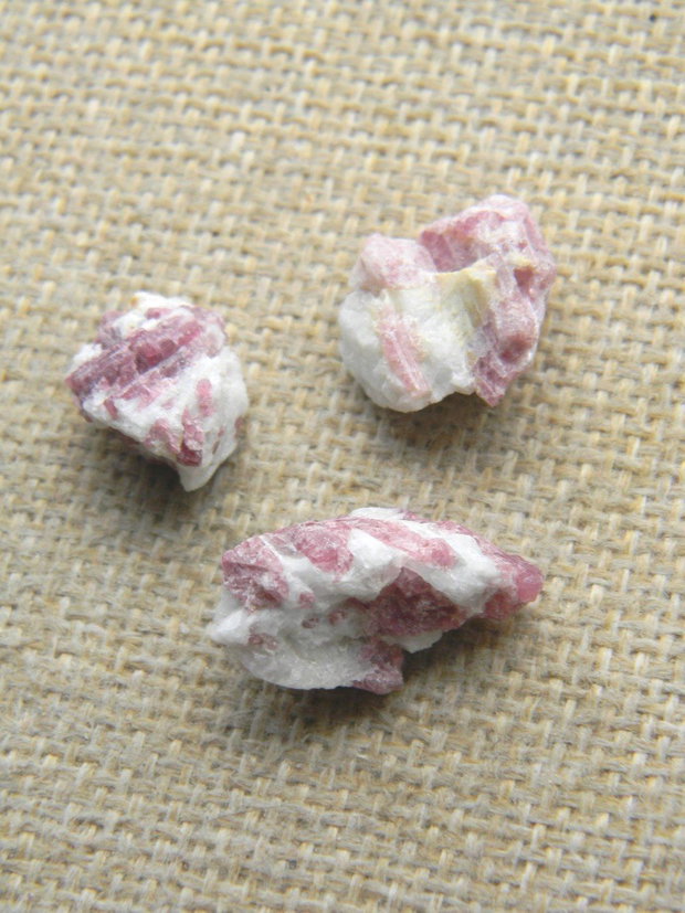 Specimen - turmalina roz (rubelit) (C9)